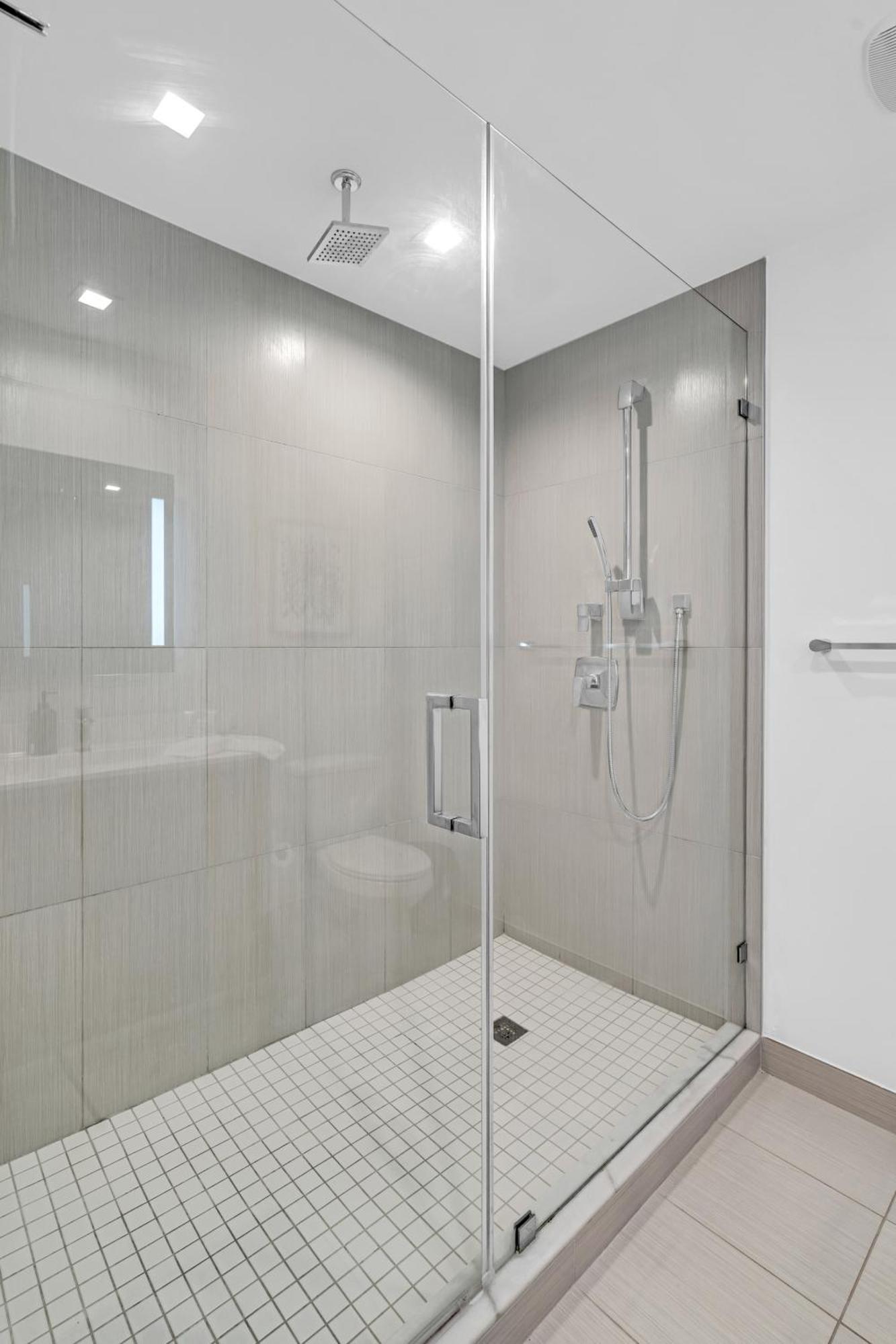 Amazing 2 Bedroom Unit In Doral Miami With Free Parking Hialeah Gardens Kültér fotó